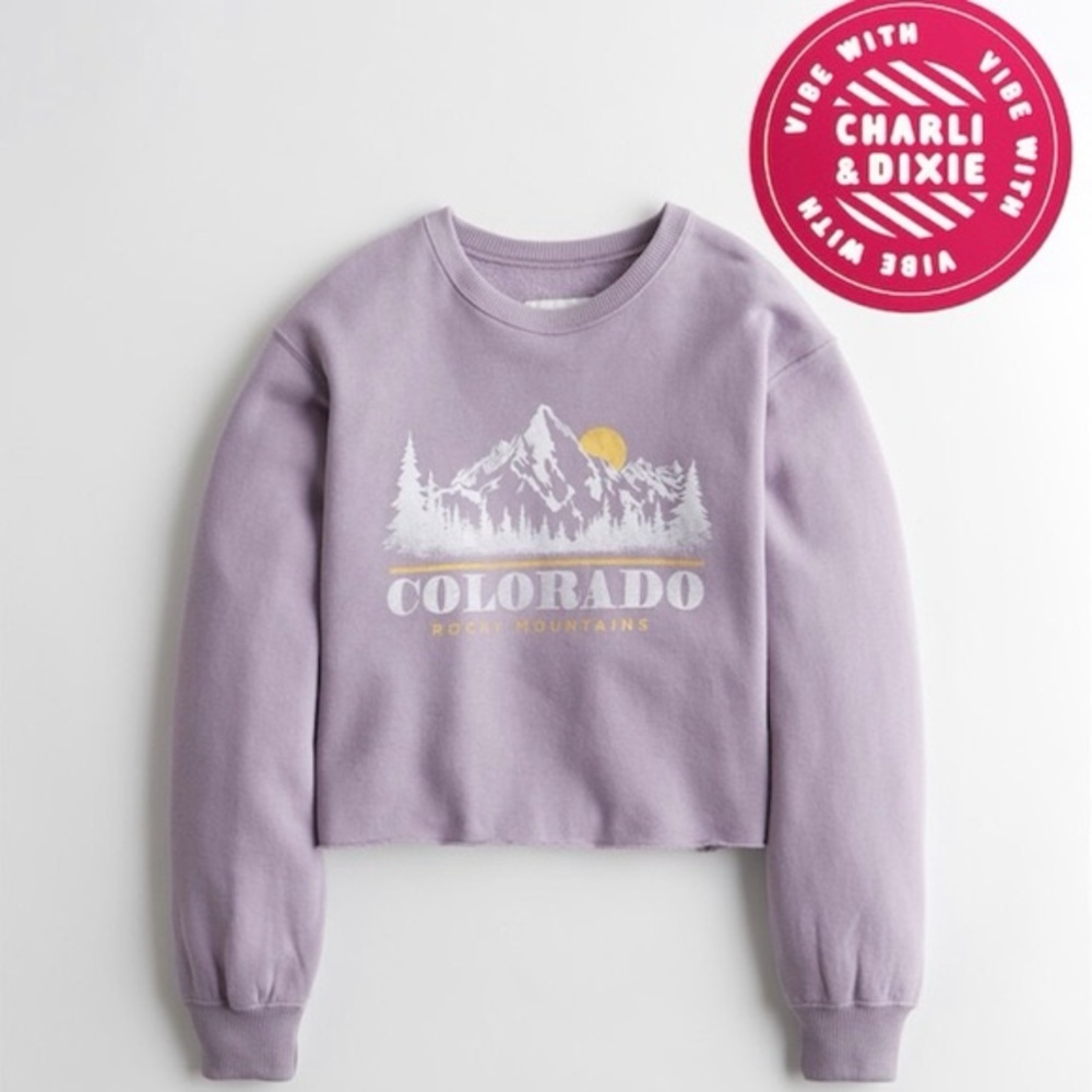 Hollister, Size: M , cropped lavender crewneck